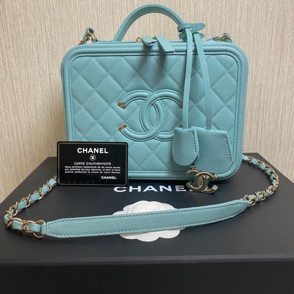 Chanel Vanity Case Tiffany color caviar bag - Picture 3 of 16